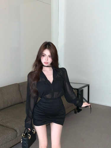 Real shot!  Temperament, high-end and pure desire, black see-through long-sleeved shirt, slim fit, hip-hugging short skirt suit, summer