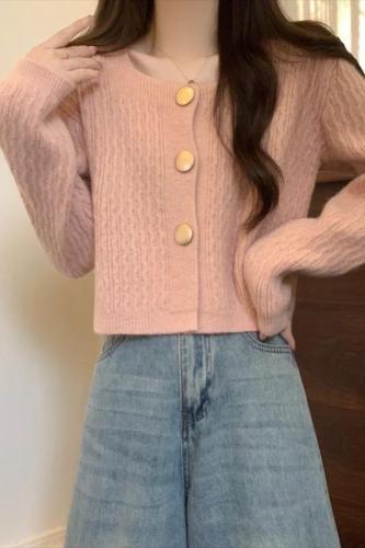 Chic and Unique Square Neck Loose Short Sweater Cardigan Jacket Women Spring and Autumn 2024 New Small Knitted Top