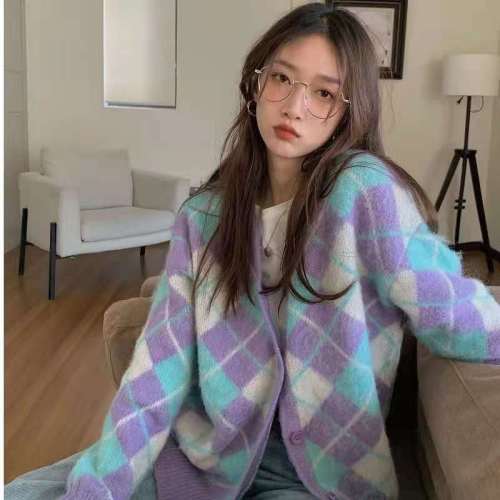 2024 Autumn new style rhombus sweater jacket for women, loose and lazy style, plaid knitted cardigan top for outer wear, trendy