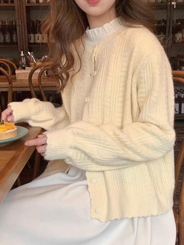 Gentle wind lazy goose yellow soft waxy sweater jacket for women autumn and winter loose knitted cardigan slimming top