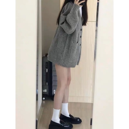 Japanese retro gray sweater cardigan coat for women autumn and winter 2024 new outer wear loose lazy style knitted top