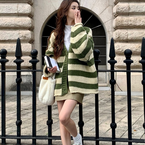 2024 new pattern knitted cardigan for women spring and autumn loose sweater soft waxy mid-length top for women