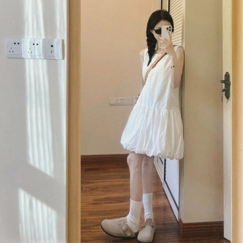 Korean white sleeveless vest dress for women, summer gentle style skirt, loose bud short skirt for small people