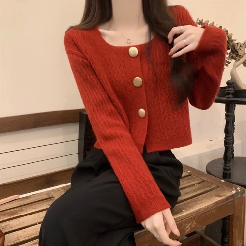 Chic and Unique Square Neck Loose Short Sweater Cardigan Jacket Women Spring and Autumn 2024 New Small Knitted Top