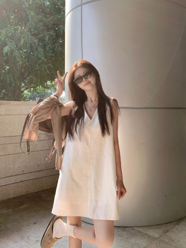 Real shot ~ Simple V-neck cotton and linen white vest dress for women + airy knitted sun protection cardigan