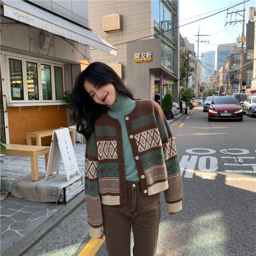 South Korea's Dongdaemun 2024 autumn and winter forest style retro sweater jacket loose Korean style short knitted cardigan thickened