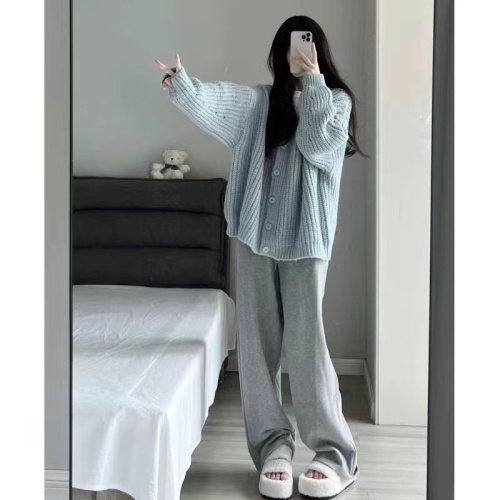 Thickened lazy style stick stitch thick thread sweater jacket for women soft waxy blue milk style early autumn Japanese style retro sweater