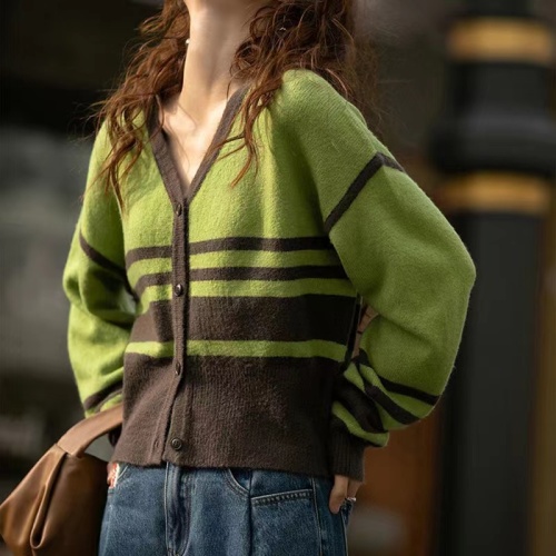 Sweater cardigan coat for women early autumn 2024 new loose lazy style striped small man street knitted top