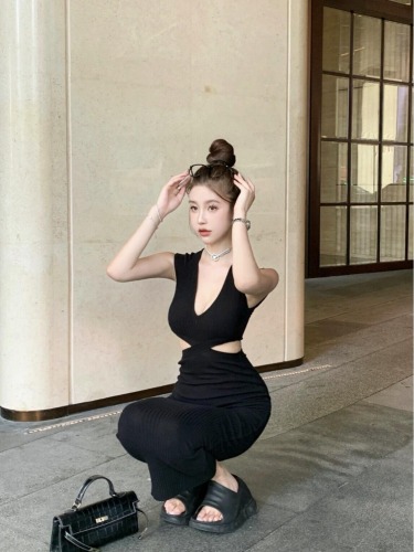 Real shot of black sexy V-neck backless hollow mini summer waistcoat hip dress