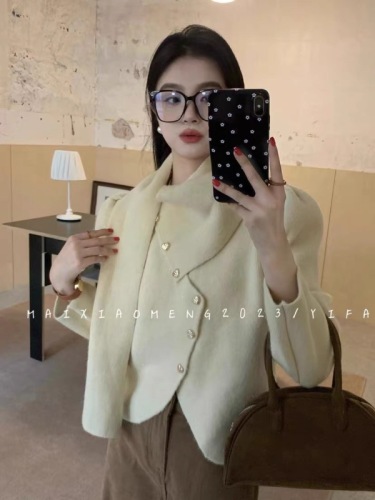 High-end irregular small fragrant knitted cardigan for women in autumn and winter soft and gentle style loose short sweater jacket trendy