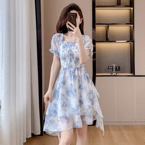 Original French lace-up square-neck floral puff-sleeve dress for petite women with slim waist and slimming dress