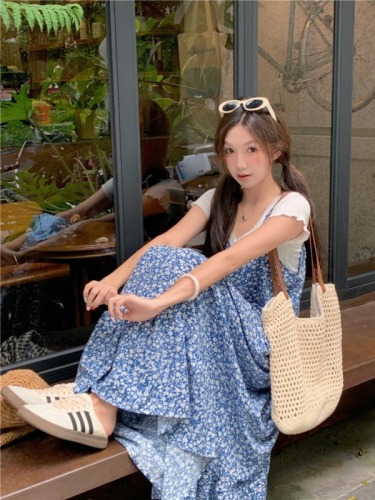 Real shot of whitening Korean blue floral suspender dress 2024 new style