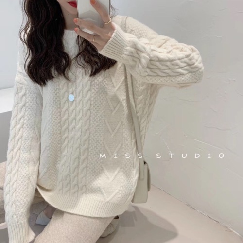 Early autumn and winter sweaters for women, loose outer wear, 2024 new soft-breasted Japanese style jackets, lazy style, thickened head