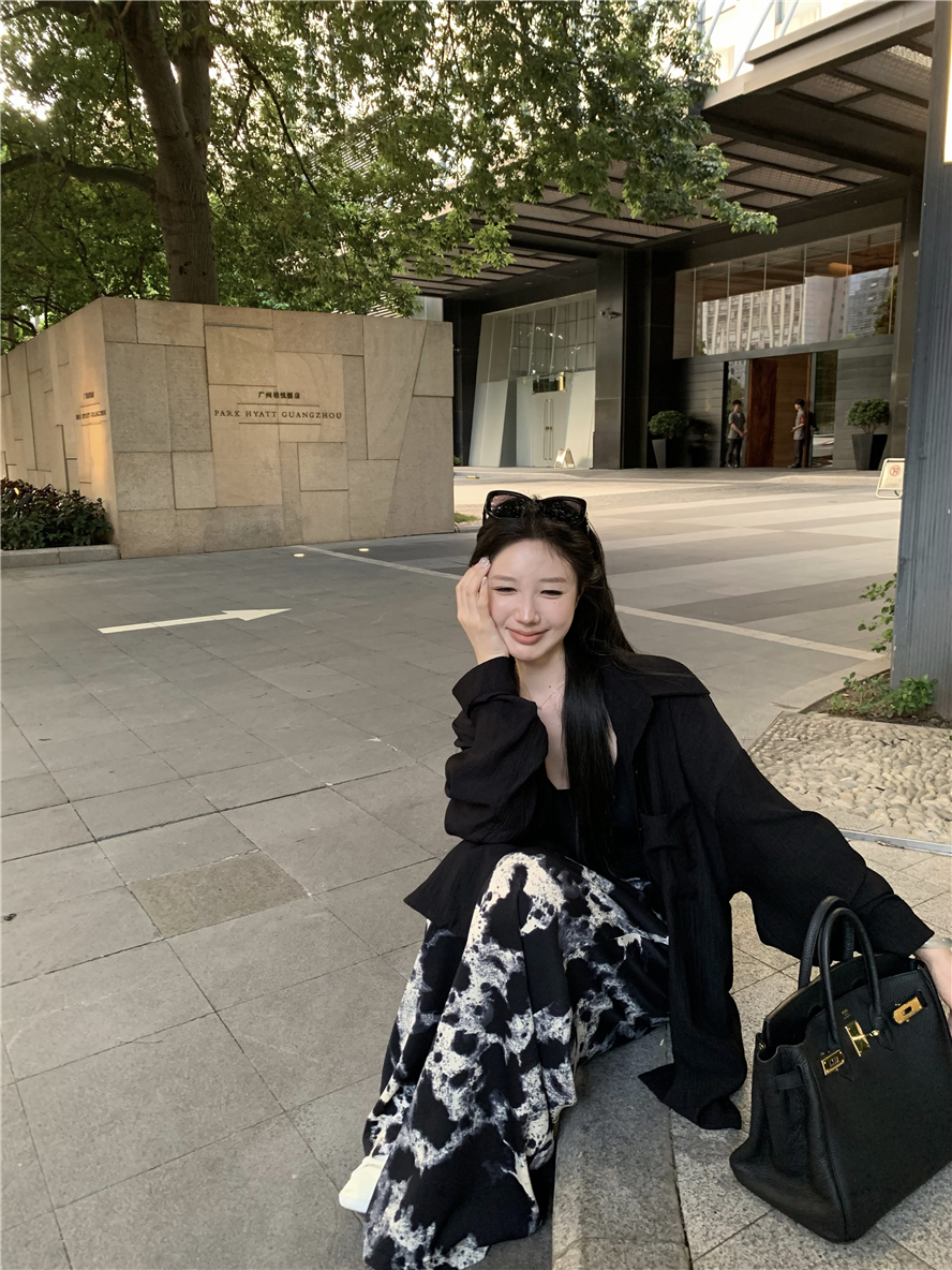 Real shot of smudged wide-leg pants, high-waisted, thin, breathable ice silk casual trousers, sunscreen, air-conditioned cardigan, suspenders, three-piece set