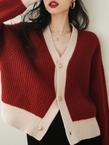 Contrast color red low-neck v-neck sweater jacket for women autumn and winter outer wear thickened loose lazy style knitted cardigan