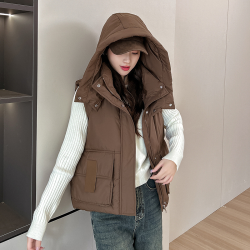 Real shot of 2024 autumn and winter short down vest, Korean version, new loose stand-up collar, versatile vest, waistcoat and vest, trendy