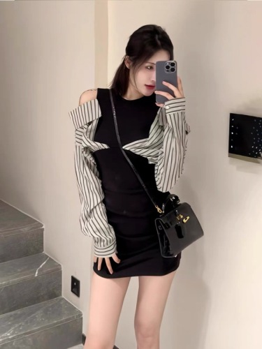 Fake two-piece shirt off-the-shoulder dress 2024 new autumn pure desire sweet and spicy style waist slimming hip-hugging short skirt for women