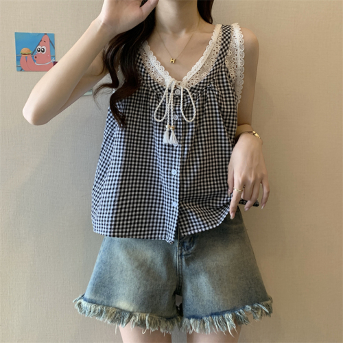 Real shot of new design lace fake two-piece camisole for women short plaid sleeveless top