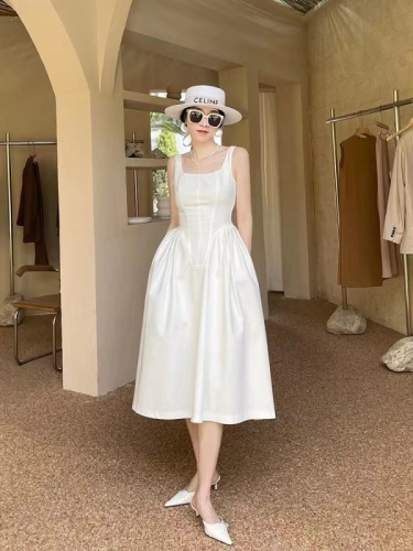 Hepburn style white dress for women summer new temperament waist slimming design niche French suspender skirt