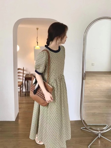 Mo Xiaocheng floral short-sleeved dress for women 2024 new summer French style waist slimming puff sleeve skirt