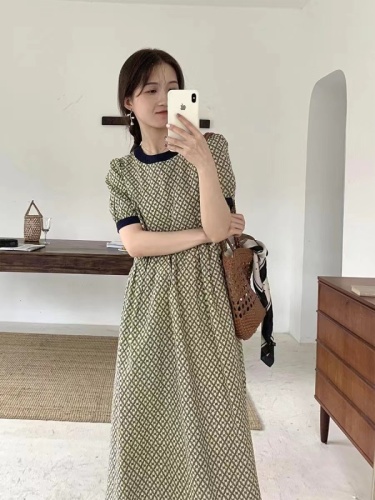 Mo Xiaocheng floral short-sleeved dress for women 2024 new summer French style waist slimming puff sleeve skirt