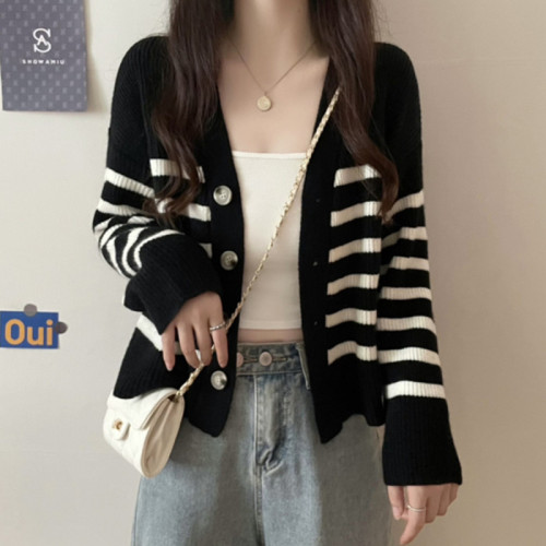 Korean new women's clothing 2024 autumn V-neck striped loose short sweater women's cardigan jacket