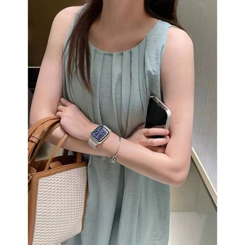 Japanese and Korean backless pleated sleeveless vest dress for women summer retro design niche loose and versatile white long skirt