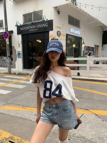 HOLDER genuine American letter asymmetrical oblique shoulder off-shoulder short-sleeved T-shirt for women summer hot girl loose and versatile top