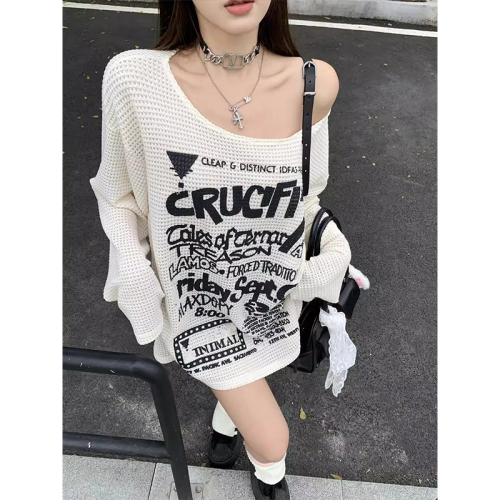 Sweet and spicy pure desire lazy style letter printed off-shoulder long-sleeved T-shirt spring 2024 new loose and slim top