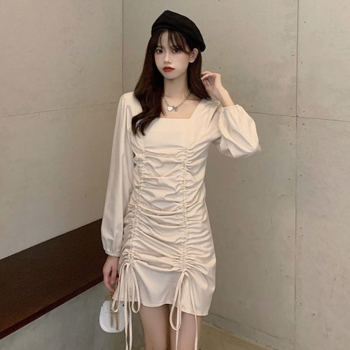 2024 Autumn New French Square Neck Pleated Waist Slimming Dress Women's Long Sleeve Sexy Hip-covering Skirt