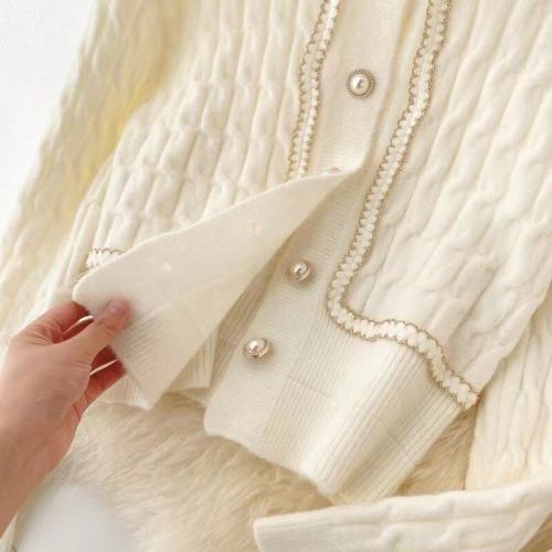 Xiaoxiang style design niche short sweater women's autumn and winter gentle and lazy temperament knitted cardigan jacket top