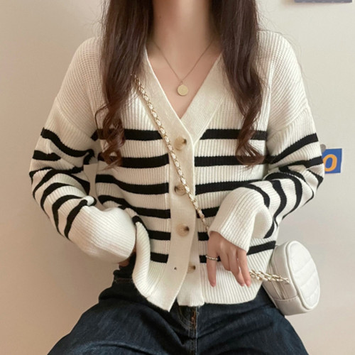 Korean new women's clothing 2024 autumn V-neck striped loose short sweater women's cardigan jacket