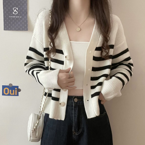 Korean new women's clothing 2024 autumn V-neck striped loose short sweater women's cardigan jacket