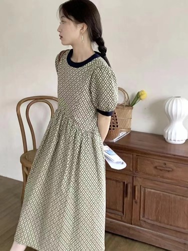 Mo Xiaocheng floral short-sleeved dress for women 2024 new summer French style waist slimming puff sleeve skirt