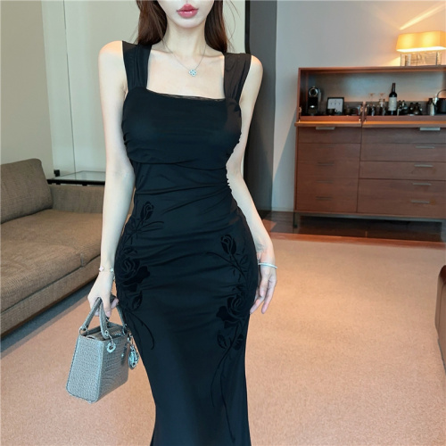 Actual shot~French style high-end mesh rose flocking design to show figure, hip-hugging suspender fishtail long skirt for women