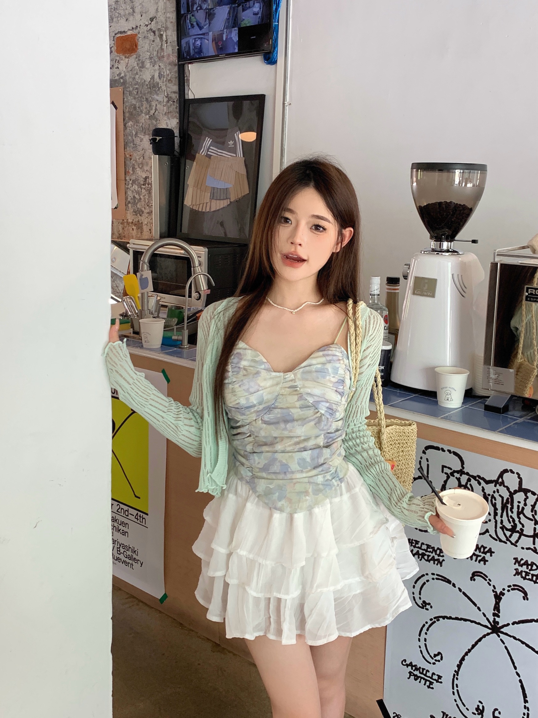 Real shot of Thai tie-dyed small suspender belt for women, pure desire short mesh sunscreen long-sleeved top + cake skirt