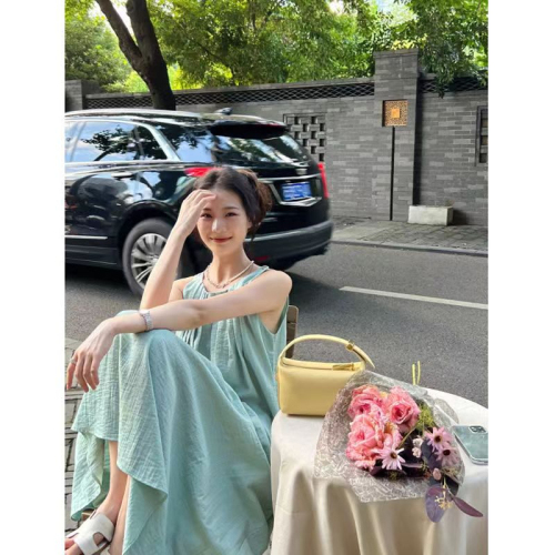 Japanese and Korean backless pleated sleeveless vest dress for women summer retro design niche loose and versatile white long skirt