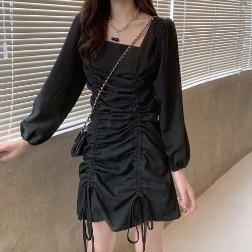 2024 Autumn New French Square Neck Pleated Waist Slimming Dress Women's Long Sleeve Sexy Hip-covering Skirt