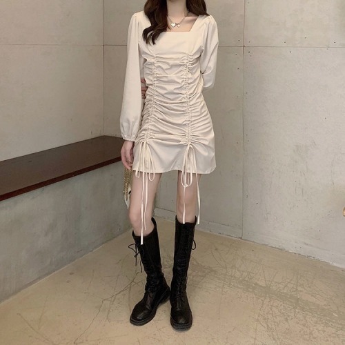 2024 Autumn New French Square Neck Pleated Waist Slimming Dress Women's Long Sleeve Sexy Hip-covering Skirt