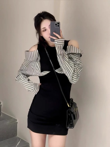 Fake two-piece shirt off-the-shoulder dress 2024 new autumn pure desire sweet and spicy style waist slimming hip-hugging short skirt for women