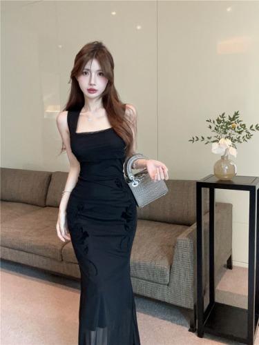 Actual shot~French style high-end mesh rose flocking design to show figure, hip-hugging suspender fishtail long skirt for women