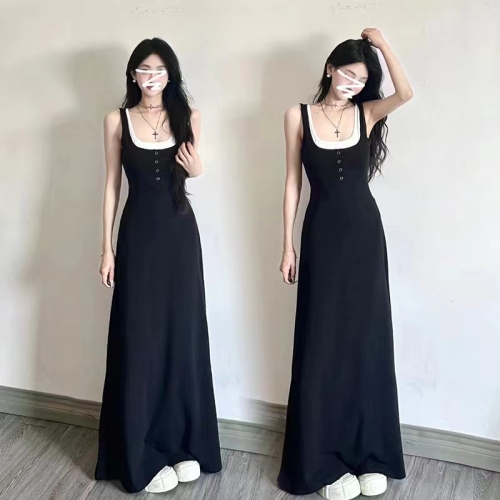 Contrast color fake two-piece black suspender dress for women 2024 summer new style small waist waist temperament long skirt