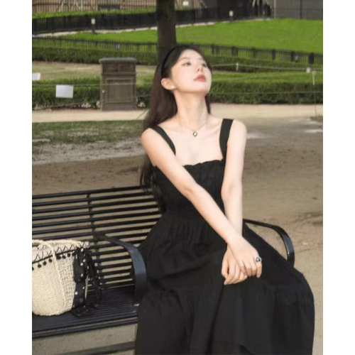 Dress for women 2024 summer new style slightly fat Hepburn style design retro strappy little black skirt suit