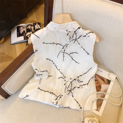 Real shot of new Chinese style Chinese style oblique-breasted embroidered vest for women summer 2024 new style vest vest