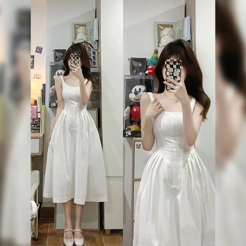 2024 new French Hepburn style white suspender dress for women, gentle waist, slimming and elegant long dress in summer