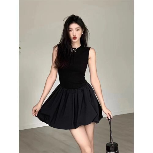 French sleeveless vest dress for women's summer new Hepburn little black dress that shows body, temperament and slimming short skirt