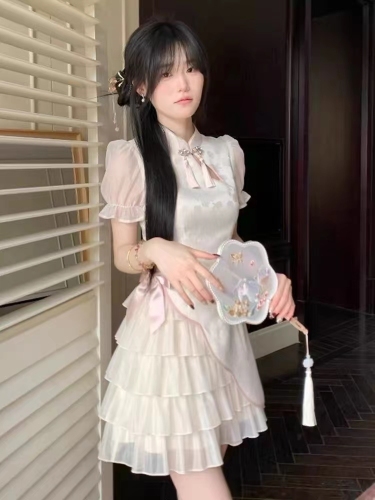 Small dress women's summer 2024 new style small fresh waist-reducing age-reducing temperament lace fairy skirt