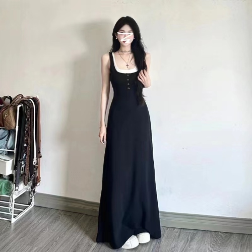 Contrast color fake two-piece black suspender dress for women 2024 summer new style small waist waist temperament long skirt