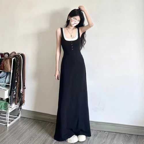 Contrast color fake two-piece black suspender dress for women 2024 summer new style small waist waist temperament long skirt