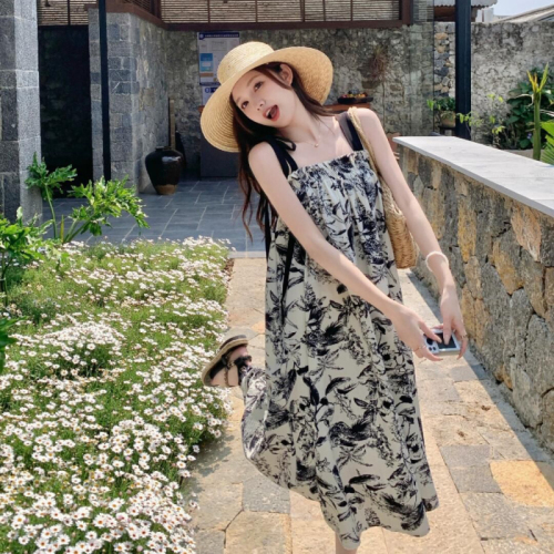 Ink painting suspender dress for women summer 2024 new style French retro high-end seaside vacation temperament long skirt